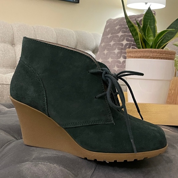 Green leather wedge bootie - Picture 2 of 13